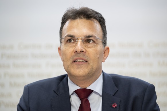Nationalrat Marc Jost, EVP-BE, spricht waehrend einer Medienkonferenz des Initiativkomitees der Atomwaffenverbotsinitiative, am Dienstag, 2. Juli 2024 in Bern. (KEYSTONE/Anthony Anex)