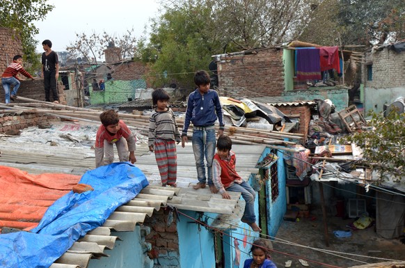 Dreck und kein Strom: Slums in Neu Delhi.<br data-editable="remove">