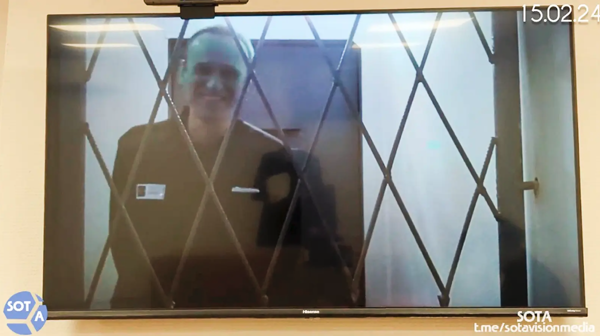 La dernière photo de Navalny le montre en train de rire en prison.