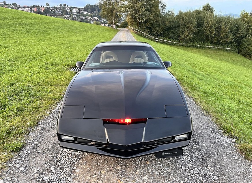 Pontiac Firebird V8 Trans Am Knight Rider KITT (1989) https://www.swissauctioncompany.com/single-item.php?id=54518&amp;aid=55#prettyPhoto
https://www.zwischengas.com/de/inserat/Pontiac-Firebird-V8-Tra ...