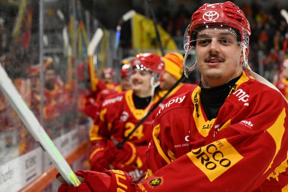 Tigers Dario Allenspach, beim Eishockey-Qualifikationsspiel der National League, zwischen den SCL Tigers und dem HC Ambri-Piotta, am Freitag 29. November 2024, in der Emmental Versicherung Arena in La ...