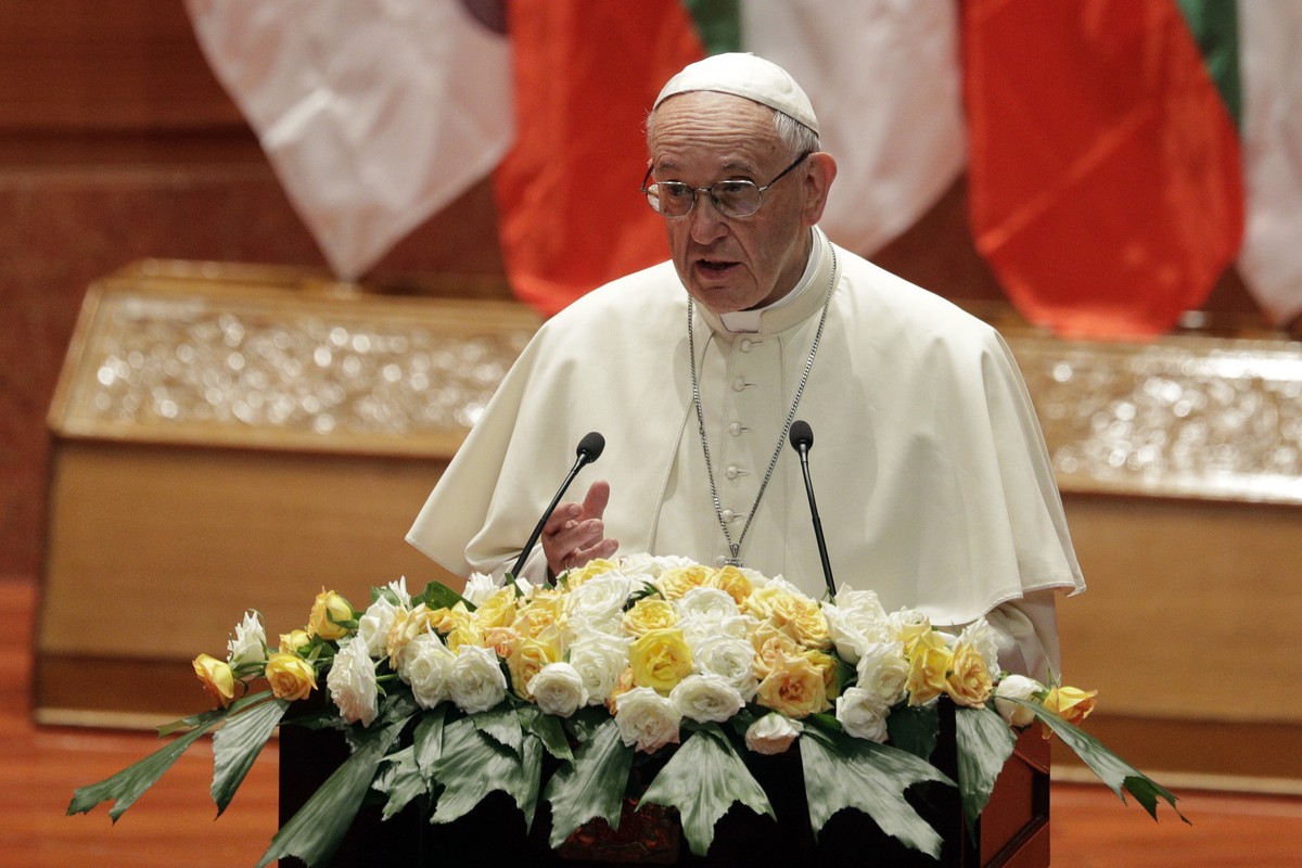 Pope Francis delivers his speech during a meeting with Myanmar's leader Aung San Suu Kyi, at the International Convention Centre of Naypyitaw, Myanmar, Tuesday, Nov. 28, 2017. The pontiff is in M ...
