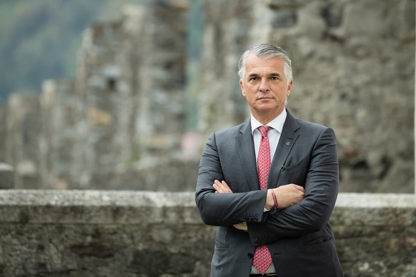 Sergio Ermotti, CEO UBS, posiert anlaesslich einer Pressekonferenz der UBS beim Castelgrande in Bellinzona anlaesslich dem 100-jaehrigen Bestehen der UBS Locarno und Lugano, am Donnerstag, 22. Oktober ...