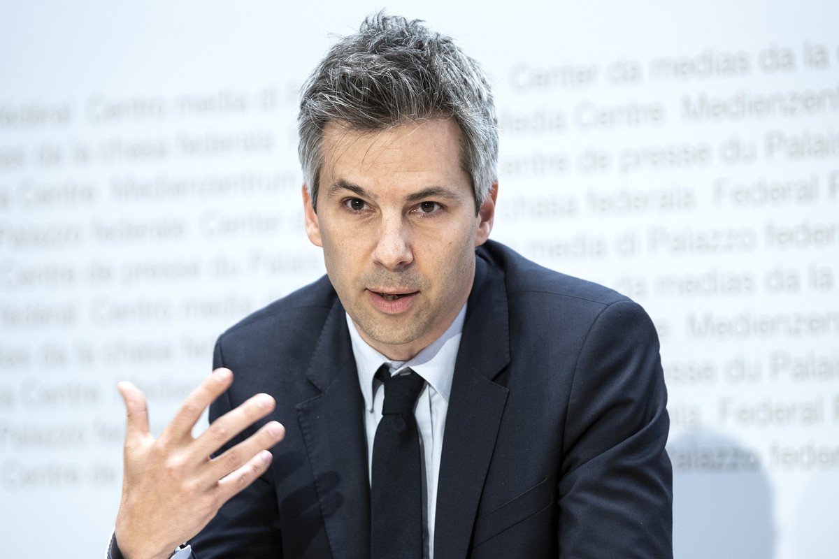 Marcel Salathe, Leiter Expertengruppe ãDigital epidemiologyÒ, spricht waehrend einer Medienkonferenz zur Situation des Coronavirus, am Freitag, 1. Mai 2020, in Bern.(KEYSTONE/Peter Schneider)