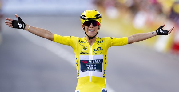KEYPIX - The winner of the Tour de France Femmes Pauline Ferrand-Prevot from France of team Visma - Lease a Bike celebrates as she crosses the finish line to win the 9th stage of the 4th edition of th ...