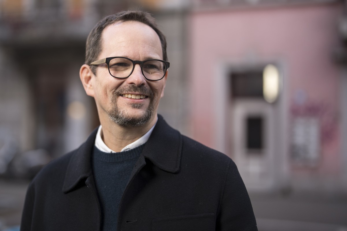 Balthasar Glaettli, Stadtratskandidat der Gruenen Partei posiert fuer ein Portrait nach der Medienkonferenz zum Wahlkampfauftakt der Gruenen Partei zu den bevorstehenden Stadtratswahlen am 8. Maerz, a ...