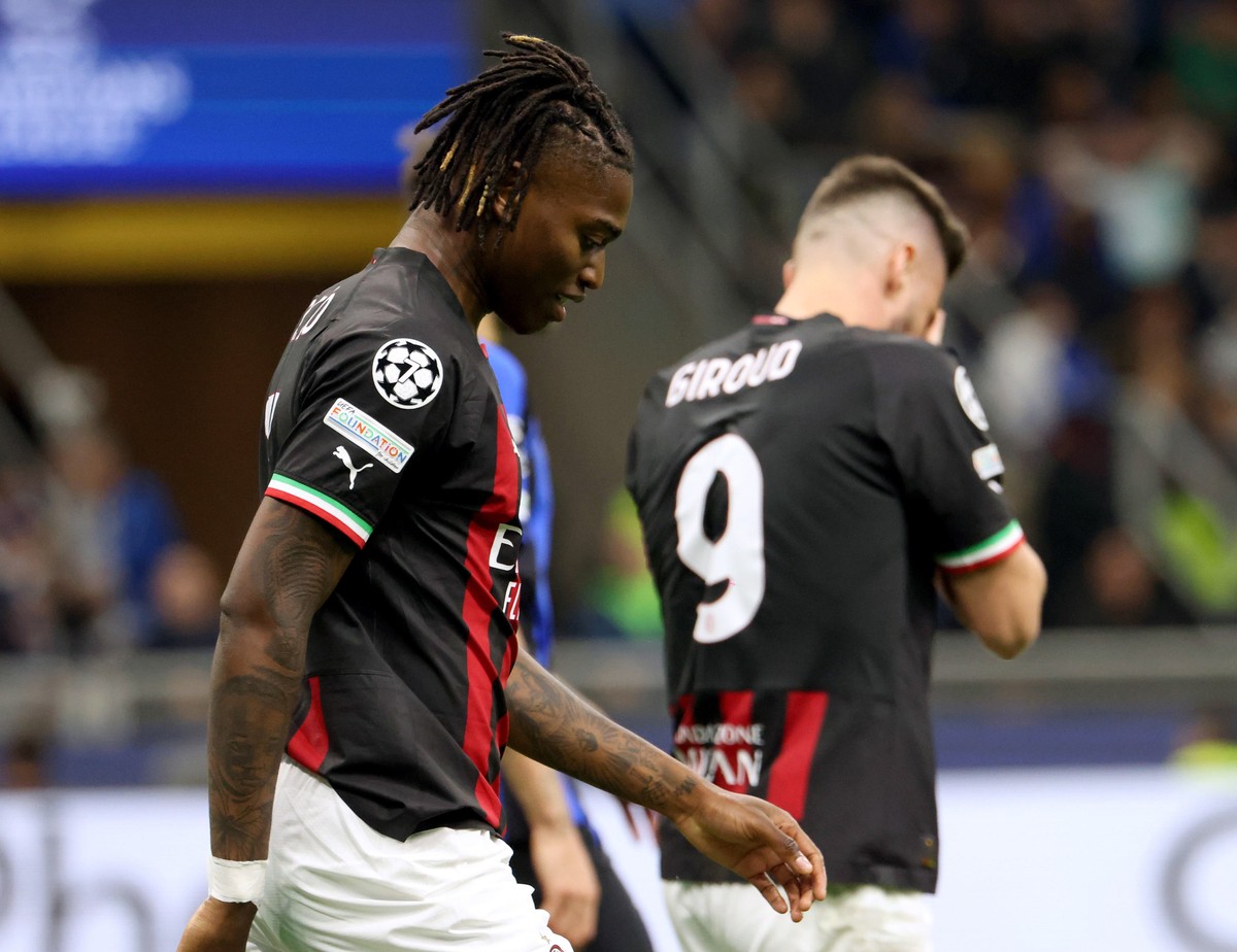 epa10632389 AC Milan's Rafael Leao reacts during the UEFA Champions League semi-final second leg soccer match between FC Inter and AC Milan, in Milan, Italy, 16 May 2023. EPA/MATTEO BAZZI