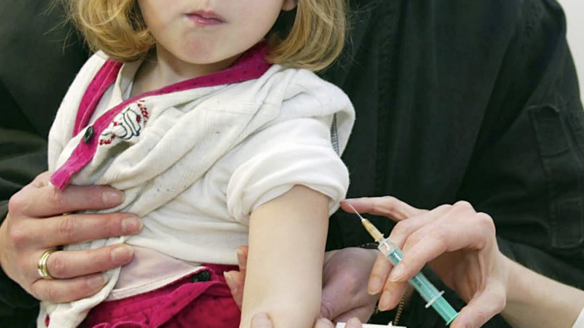 Bis zu 2500 Euro Strafe: Der deutsche Gesundheitsminister will Eltern zur Masern-Impfung ihrer Kinder per Gesetz verpflichten. (Symbolbild)