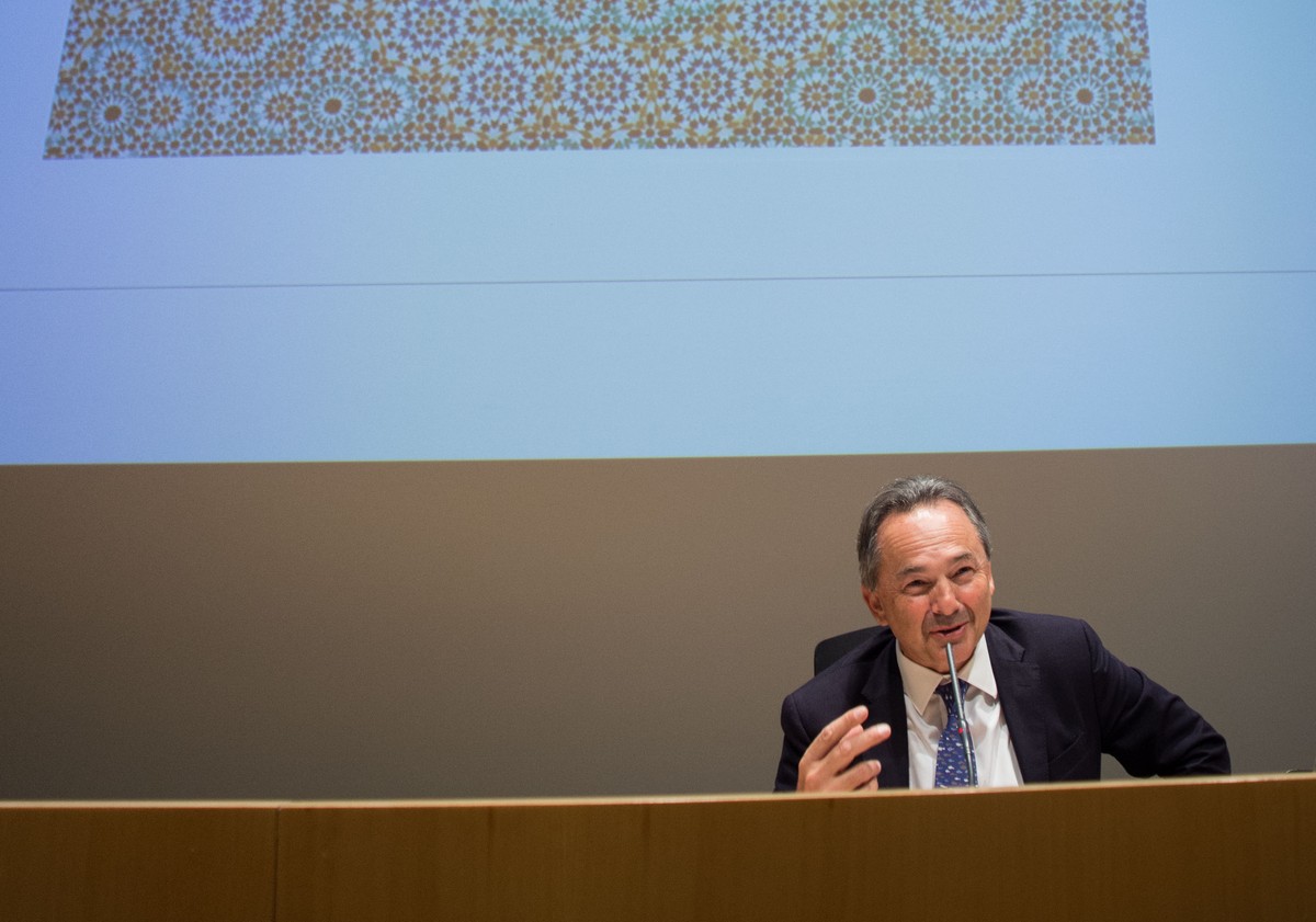 Lugano: USI, Postcolonial System in the MENA Region and its Ambiguities. Corso e conferenza con il Professor Gilles Kepel. Nella foto il Rettore dell'USI Boas Erez durante l'apertura della s ...