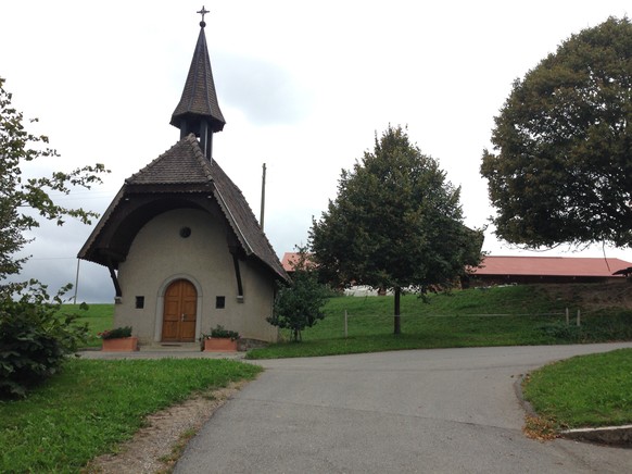 Immerhin gibt's in La Commanderie eine kleine Kapelle. Die ist dann – neben schönen Bauernhöfen – auch die Sehenswürdigkeit der Gemeinde.