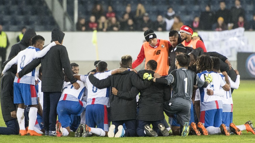 The Team of Panama reacts after an international friendly soccer match between Switzerland and Panama at the Swisspor Arena, in Lucerne, Switzerland, Thuesday, March 27, 2018. (KEYSTONE/Urs Flueeler)