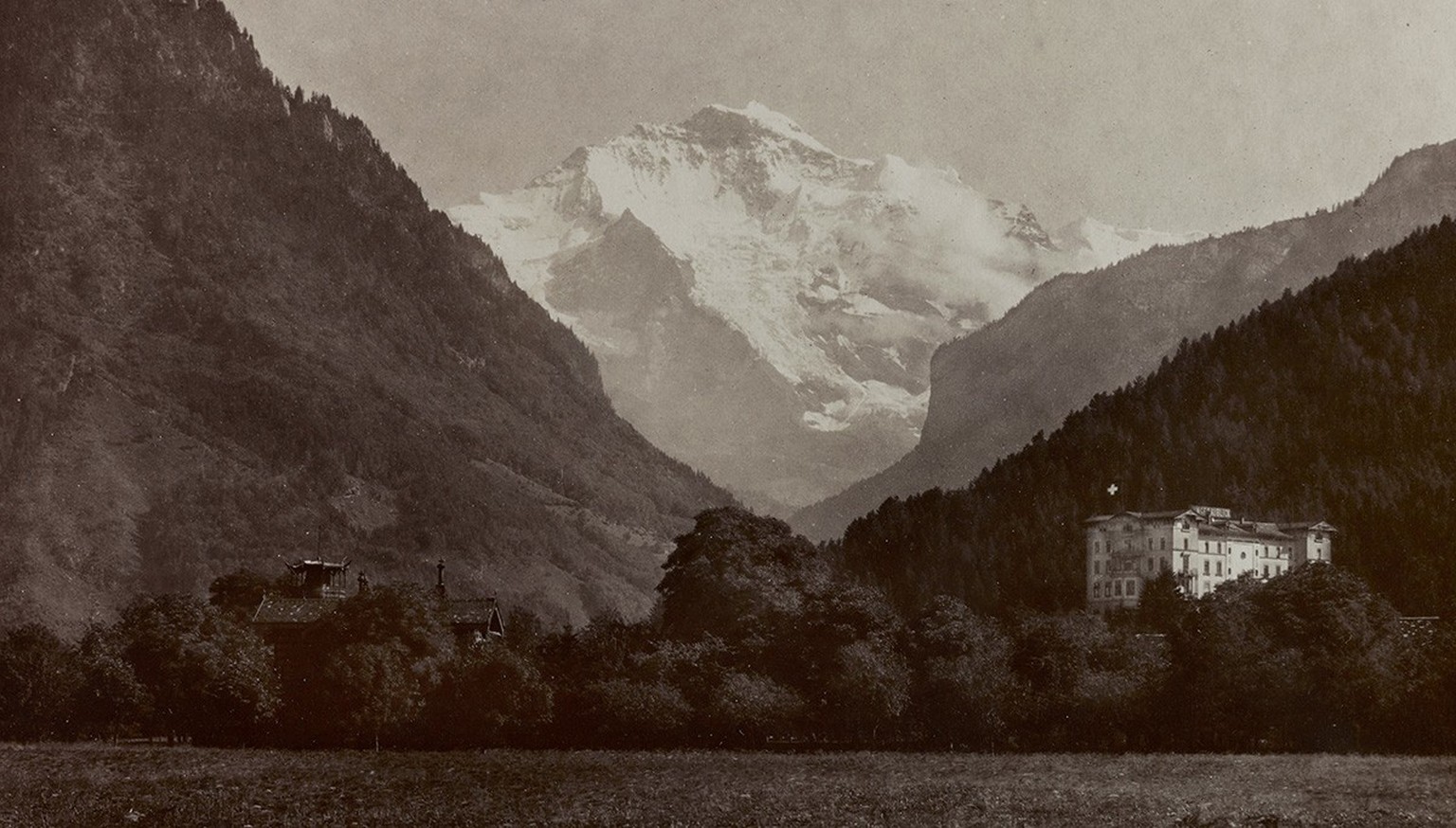The Hotel Jungfraublick in a photograph by Adolphe Braun, circa 1900. https://permalink.nationalmuseum.ch/100802817