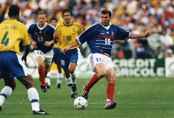 Zinedine Zidane führte Frankreich 1998 zum Weltmeistertitel gegen Brasilien.<br data-editable="remove">