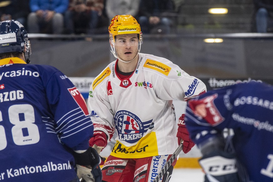 Der PostFinance Top Scorer Tyler Moy von Rapperswil beim Eishockey Meisterschaftsspiel der National League zwischen dem EV Zug und Rapperswil Jona Lakers am Freitag, 23. Dezember 2022 in Zug. (PostFin ...