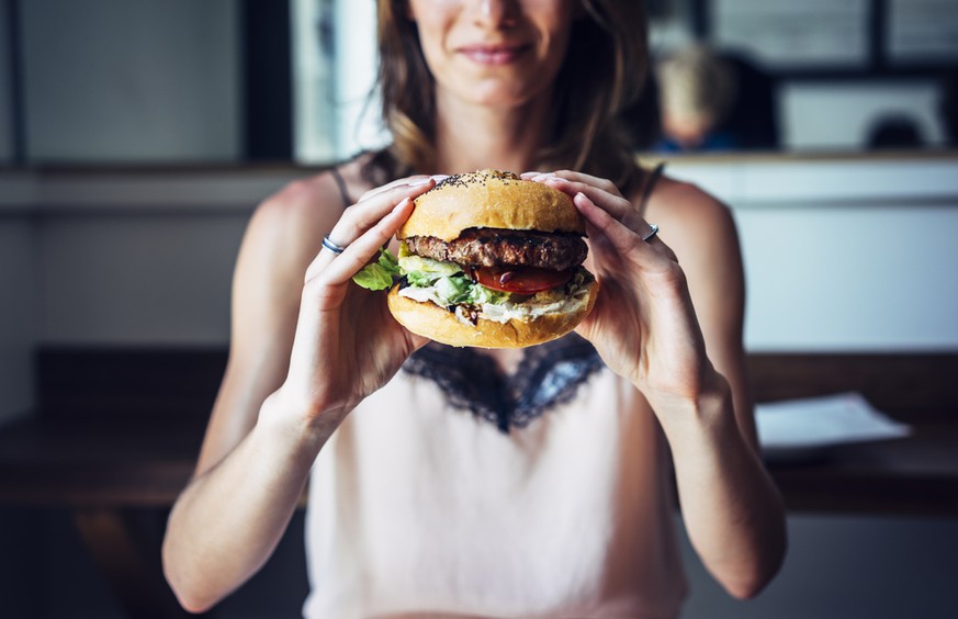 Ein Stück Fleisch hat eine massiv höhere CO2-Bilanz als eine pflanzliches Äquivalent.