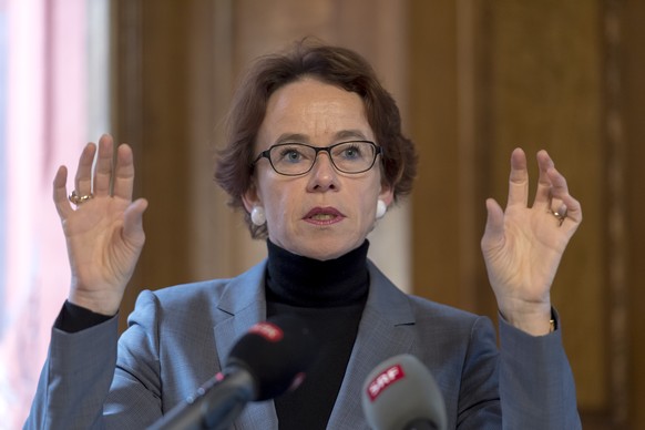 Regierungsraetin Eva Herzog, Vorsteherin Finanzdepartement, spricht an einer Medienorientierung zur Unternehmenssteuerreform III im Rathaus in Basel am Dienstag, 13. Dezember 2016. Der Regierungsrat d ...