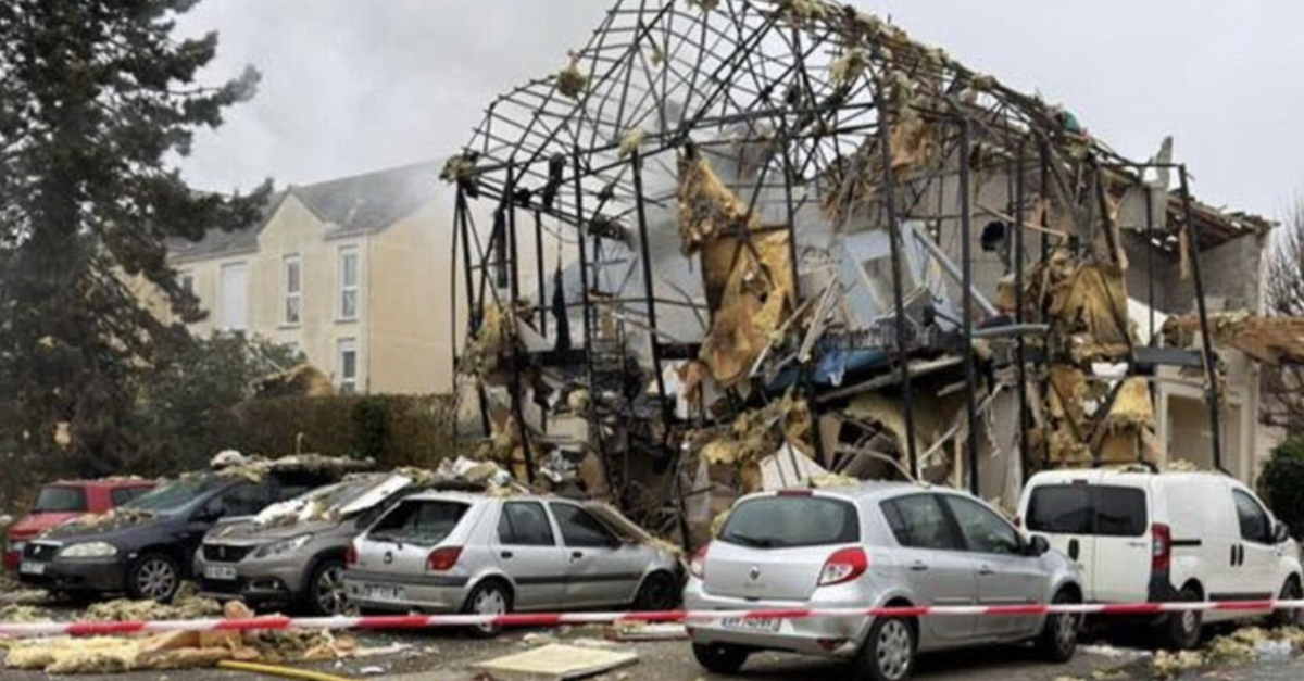 Vier-Schwerverletzte-durch-Explosion-in-Wohnhaus-bei-Paris