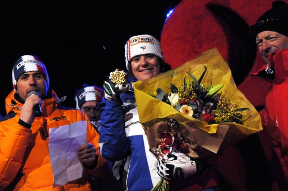 Marion Rolland returns to Les 2 Alpes French Alpin skier Marion Rolland with her Gold World Championship, WM, Weltmeisterschaft downhill medal returns to Les 2 Alpes, French Alps, France on February 1 ...