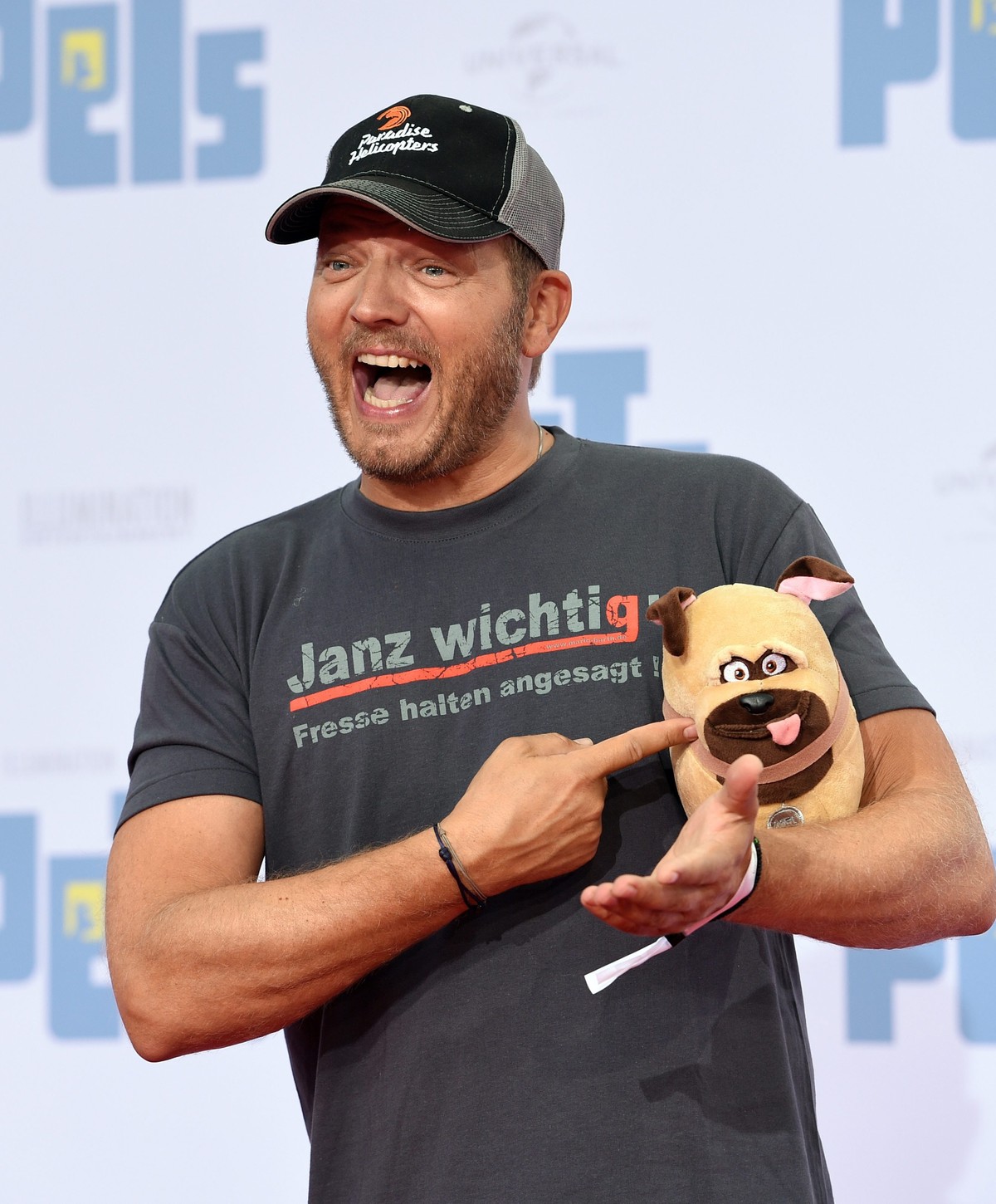 epa05433716 German comedian and voice actor Mario Barth poses during the German premiere of the fim 'Pets' in Berlin, Germany, 20 July 2016. EPA/RAINER JENSEN