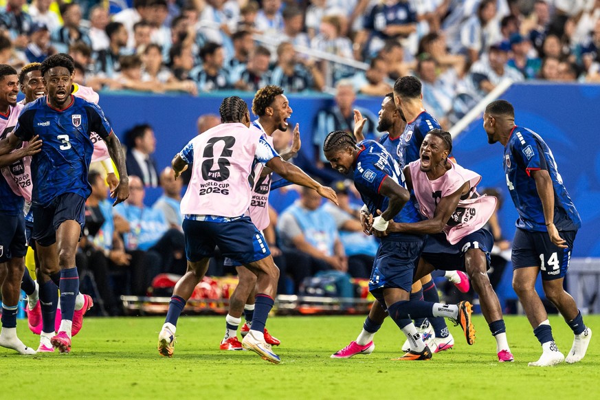 260704 Sidny Lopes Cabral of Cabo Verde celebrates after scoring 2-2 during the FIFA World Cup, WM, Weltmeisterschaft, Fussball 2026 round of 32 football match between Argentina and Cabo Verde on July ...