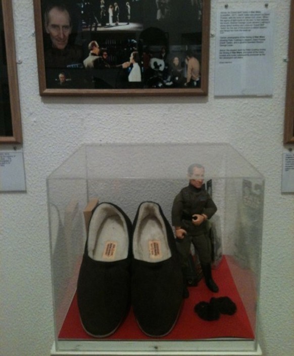 peter cushing star wars http://www.movieramblings.com/2013/04/26/feature-a-visit-to-the-peter-cushing-exhibition/ pantoffeln