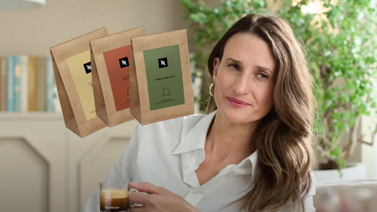 Dans une nouvelle pub, Camille Cottin donne la réplique à George Clooney, ambassadeur de longue date de Nespresso, et à Jean Dujardin.