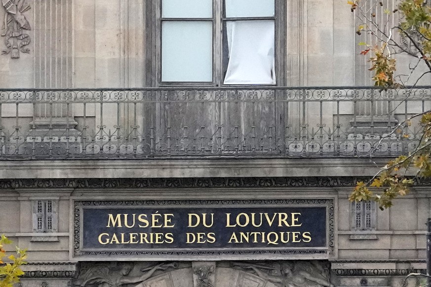 View of the window used by thieves to rob the Louvre museum, Sunday, Oct. 19, 2025 in Paris. (AP Photo/Thibault Camus)
France Louvre