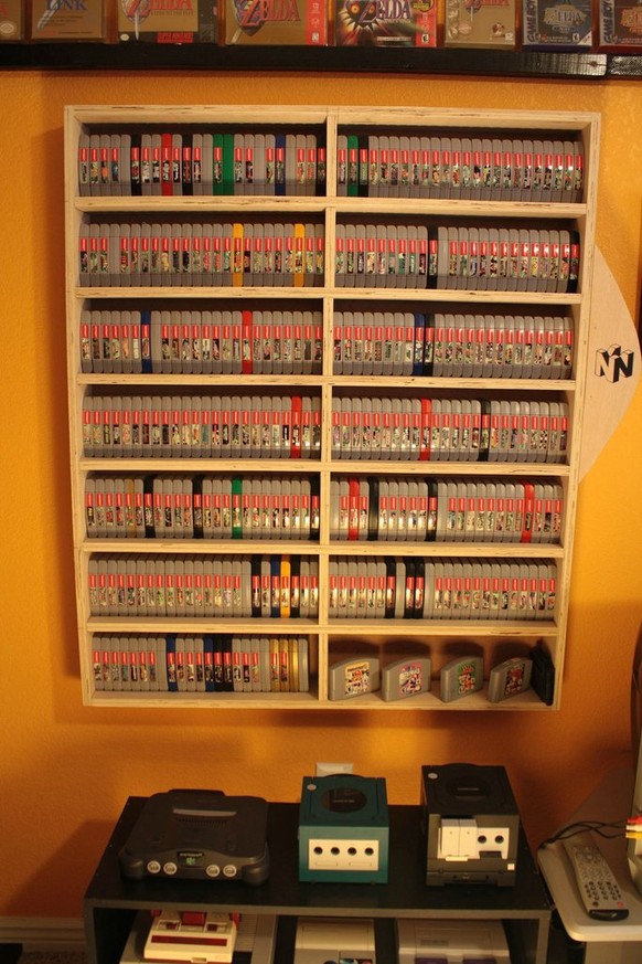 Ein Wand voll mit Super-Nintendo-Spielen.