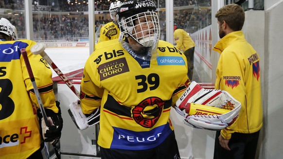 Der aktuelle SCB-Stammgoalie Marco Bührer muss den SCB verlassen.