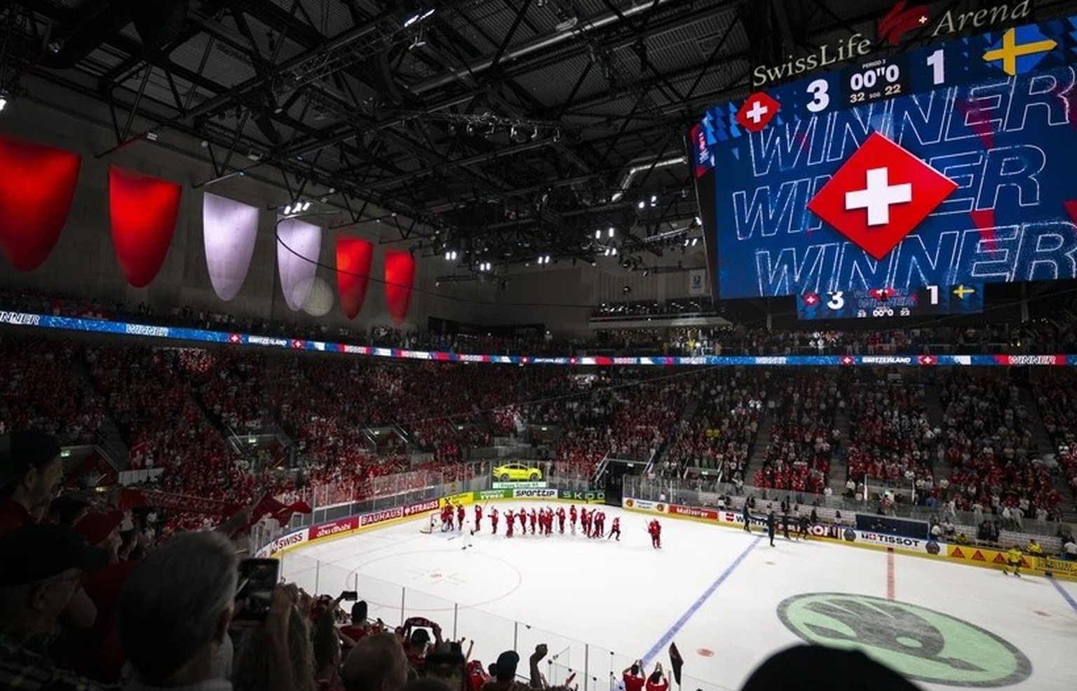 Die Nati steht im WM-Halbfinal – und die Schweizer Hockey-Fans rasten aus