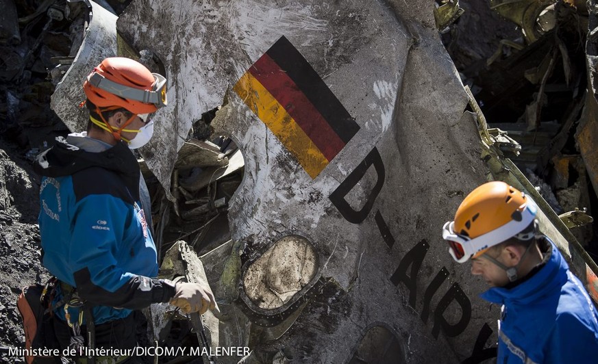 Im März des vergangenen Jahres sperrte der Co-Pilot von Germanwings den Piloten aus dem Cockpit aus und liess danach den Airbus A320 in Frankreich abstürzen. Alle 150 Menschen an Bord starben.