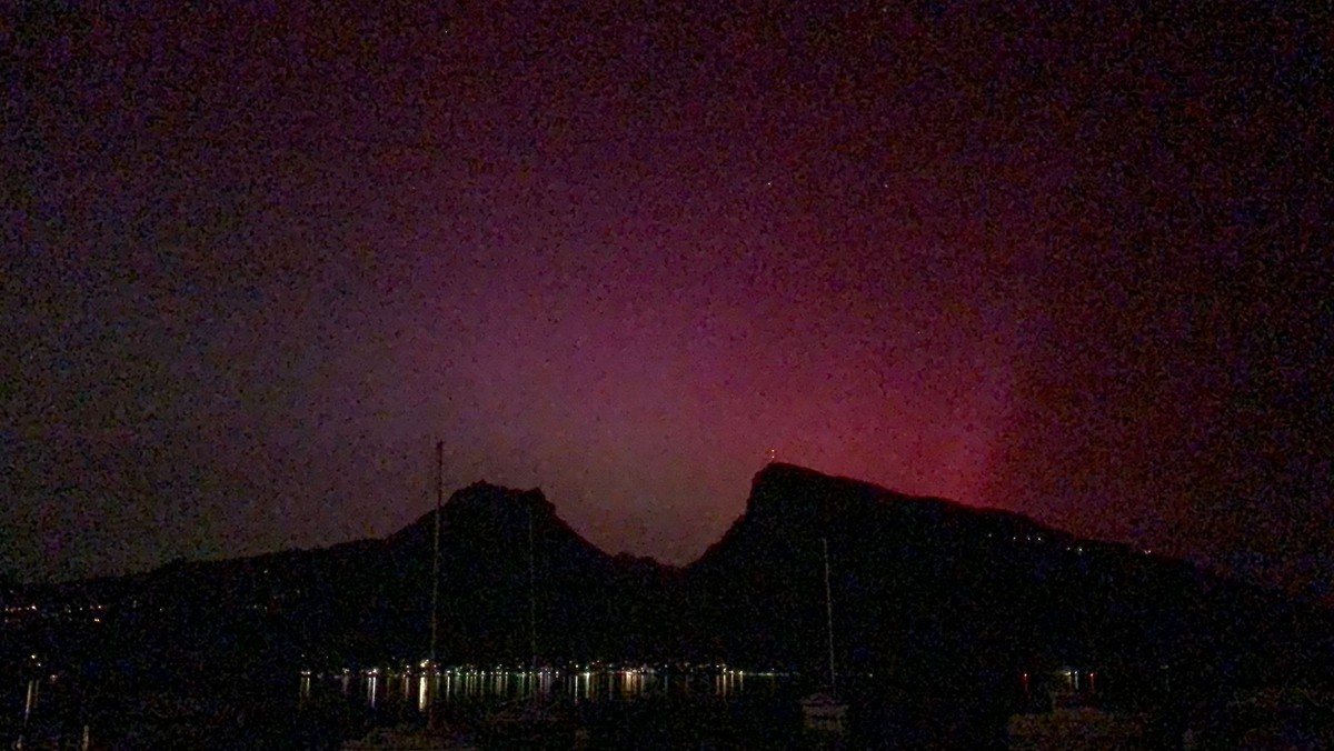 Polarlichter über dem Thunersee.