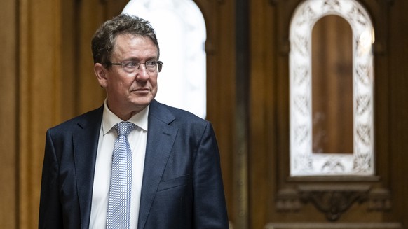Bundesrat Albert Roesti schaut in den Saal, an der Sommersession der Eidgenoessischen Raete, am Donnerstag, 18. Juni 2026 im Nationalrat in Bern. (KEYSTONE/Alessandro della Valle)