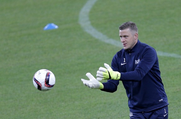 epa05592456 FC Zurich&#039;s goalkeeper Andris Vanins during the training session held at National Arenal stadium in Bucharest, Romania, 19 October 2016. Zurich will face FC Steaua Bucharest for an UE ...