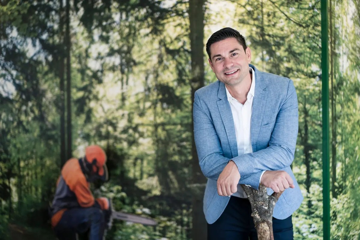 Benjamin Giezendanner will Vermittler und Vermittlerinnen für Krankenkassenwechsel verbieten.