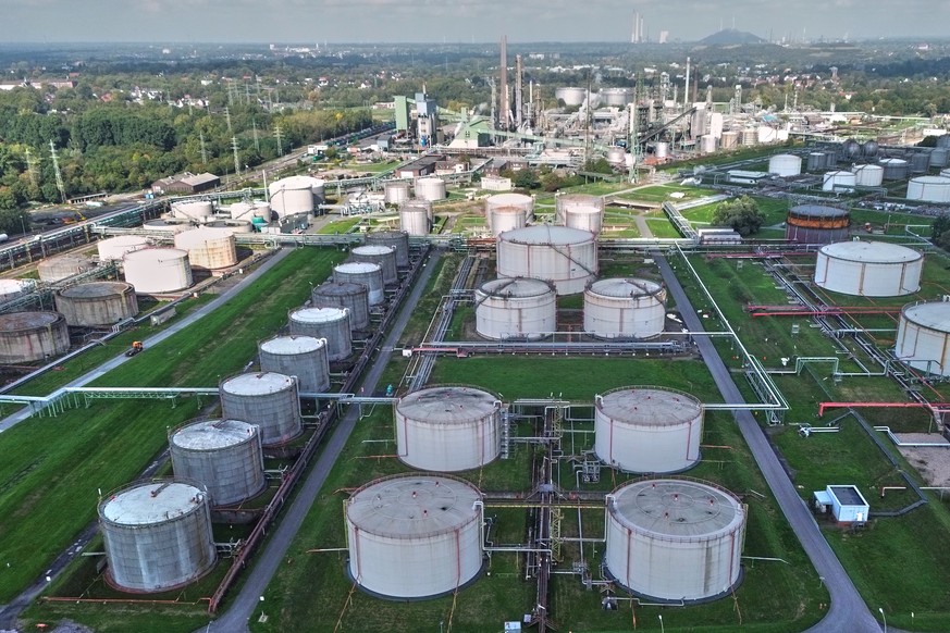A tank farm is pictured at the Klesch oil refinery (formerly BP) where diesel, gasoline and heating oil are produced in Gelsenkirchen, Germany, Friday, Oct. 2, 2026. (AP Photo/Martin Meissner)
Germany ...