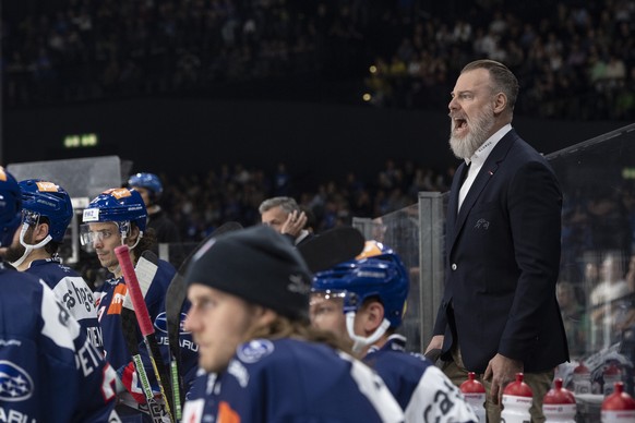 Der Head Coach des ZSC, Rikard Groenborg beim Eishockey Meisterschaftsspiel in der Qualifikation der National League zwischen den ZSC Lions und dem HC Davos vom Freitag, 13. September 2019 in Zuerich. ...