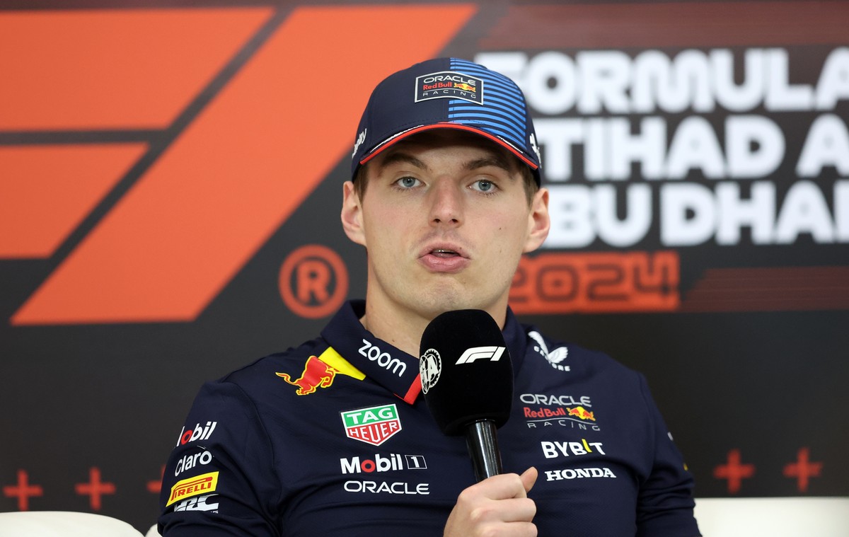 epa11758470 Red Bull Racing driver Max Verstappen of the Netherlands attends a press conference ahead of the Formula One Abu Dhabi Grand Prix, in Abu Dhabi, United Arab Emirates, 05 December 2024. The ...