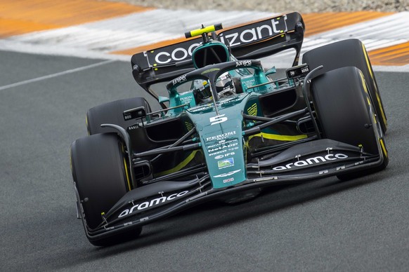 epa10159606 German Formula One driver Sebastian Vettel of Aston Martin in action during the Formula One Grand Prix of the Netherlands at the Zandvoort Circuit in Zandvoort, Netherlands, 04 September 2 ...