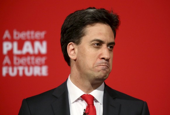 REFILE - CORRECTING SPELLING OF MILIBAND

Leader of Britain's opposition Labour party Ed Miliband speaks at an election rally in Glasgow, May 1, 2015.  REUTERS/Paul Hackett  


  

   