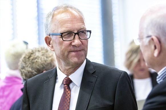 Der wiedergewaehlte Staenderat Peter Hegglin, CVP, im Wahlzentrum in Zug am Tag der Eidgenoessischen Wahlen, am Sonntag, 20. Oktober 2019. (KEYSTONE/Alexandra Wey)