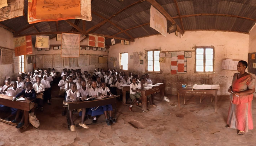 Eine Lehrerin auf 90 Schüler: Blick durch die VR-Brille ins Klassenzimmer von&nbsp;Ezekiel.