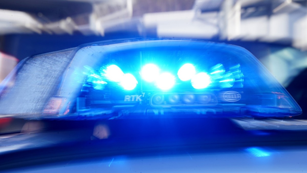Bombe-an-irischer-Grenze-entdeckt-zwei-Festnahmen