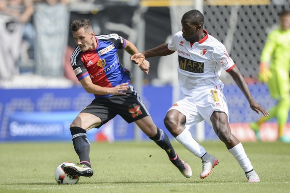 24.07.2016; Basel; Fussball Super League - FC Basel 1893 - FC Sion;
Taulant Xhaka (Basel) Geoffrey Bia (Sion) 
(Andy Mueller/freshfocus)