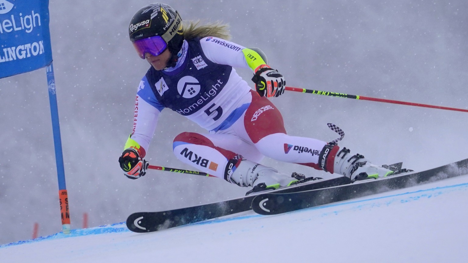 Switzerland&#039;s Lara Gut-Behrami competes during a women&#039;s World Cup giant slalom ski race Saturday, Nov. 27, 2021, Killington, Vt. (AP Photo/Robert F. Bukaty)