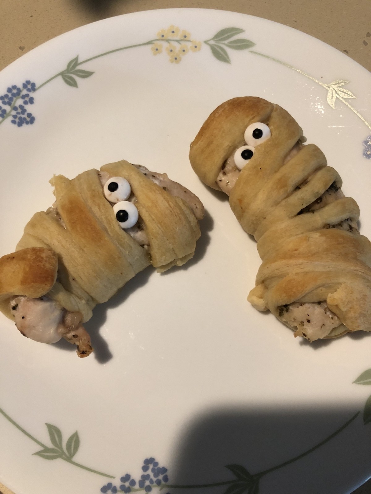 Mumien Halloween-Snack

https://imgur.com/gallery/halloween-is-almost-here-QXSf8o4#/t/halloween_food