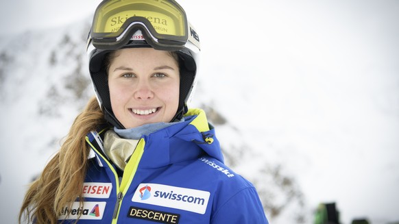 Die Schweizer Skirennfahrerin Aline Danioth, aufgenommen im Training, am Mittwoch, 19. Oktober 2016, auf der Diavolezza, Pontresina. Die Schweizer Skifahrer treten kommendes Wochenende zum ersten Welt ...
