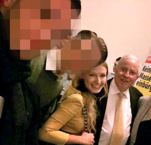 Die beiden Jungunternehmer mit JSVP-Zürich-Präsidentin Camille Lothe und Christoph Blocher, 2017.