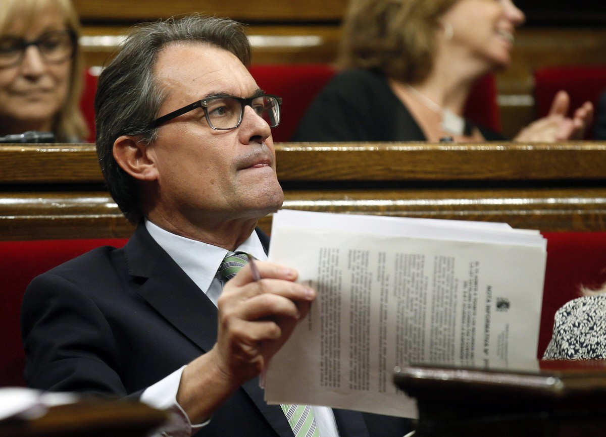 Regionalpräsident Artur Mas wendet sich an die Öffentlichkeit.