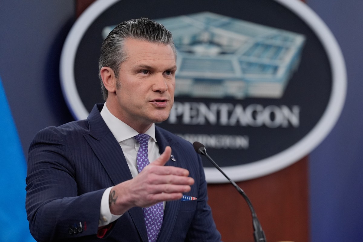 Defense Secretary Pete Hegseth speaks to members of the media during a press briefing at the Pentagon in Washington, Tuesday, March 31, 2026. (AP Photo/Manuel Balce Ceneta)
Pete Hegseth,Dan Caine